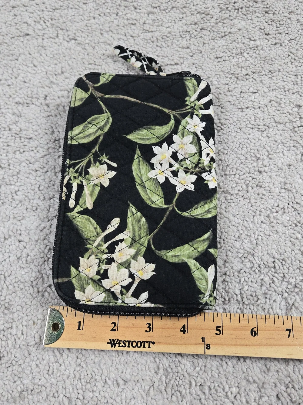 Vera Bradley Zip Around Wallet Wristlet Retired Jasmine Black White Floral Quilt - Picture 3 of 4